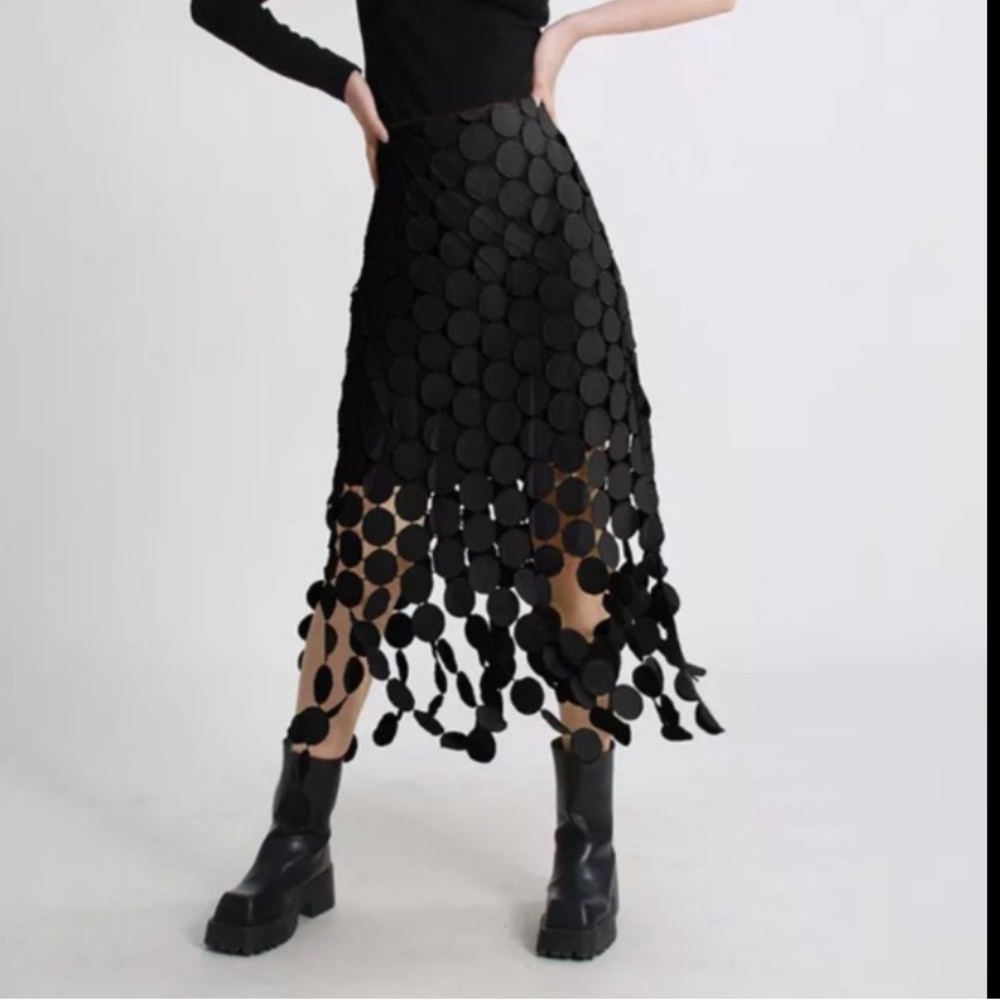 Twotwinstyle size 10 black hollowed out fringe skirt black disc like fringe - Picture 7 of 12